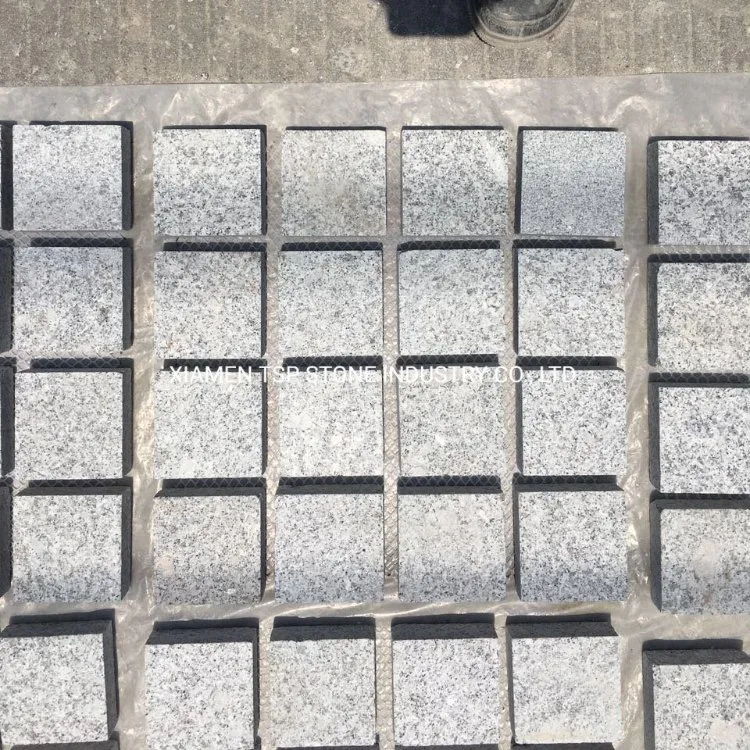 Natural Grey/Black/Red/Yellow/Basalt/Granite Kerbstone/Tumbled Cobble/Flagstone/Curbstone/Cube/Cobble/Cubic/Paving/Paver Stone for Driveway/Landscape/Garden